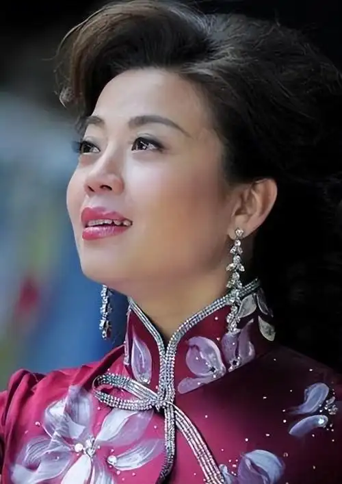 张也简历及个人资料(张也:54岁单身无子无女,和吕继宏相伴21年,神仙