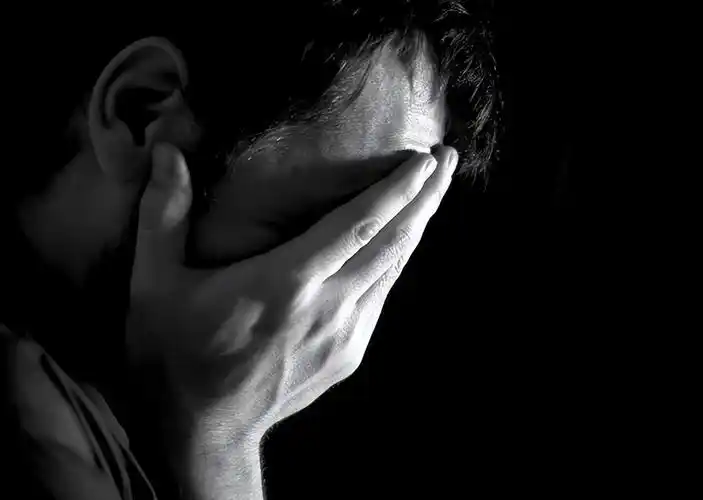 回顾小伙花40万治好女友白血病女友嫁别人他以捡垃圾为生