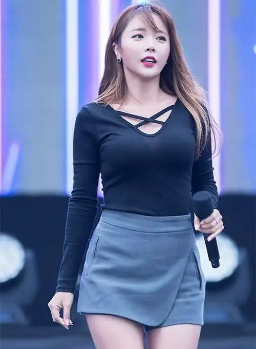 韩国娱乐圈第一美女洪真英,又美又清纯,微胖的身材怎么看都迷人