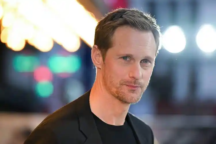 北欧人曝角色海报安雅等主演出席伦敦首映礼