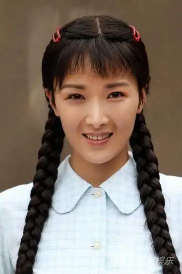 黄曼两剧同播展现宽泛戏路图