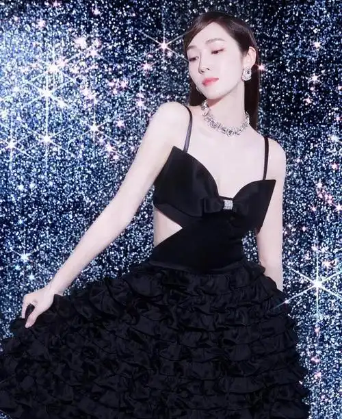 分享美女写真集-郑秀妍_网易订阅