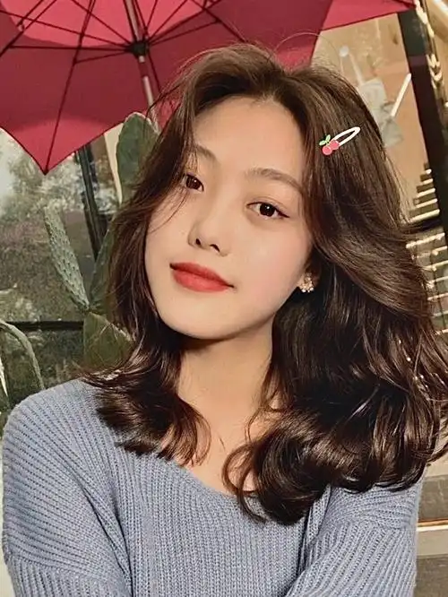 中短发烫发推荐适合圆脸方脸显发量