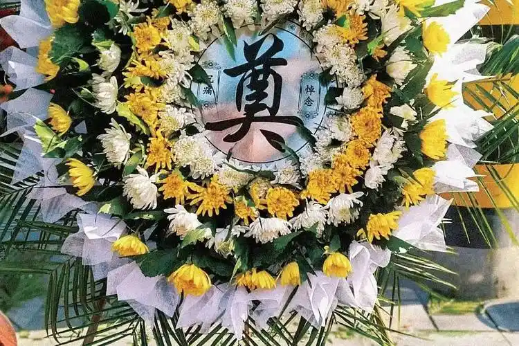 纪念逝去的亲人送什么花适合送给永别的人有什么花