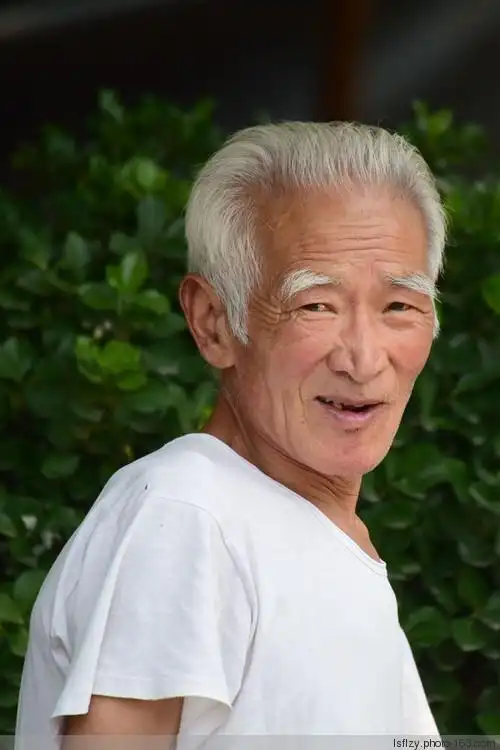 【原创】乡间随拍——白发老人