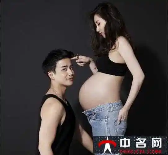 自弦子怀孕后一直低调在家养胎,在与腹中宝贝的日渐相处中,弦子也愈发