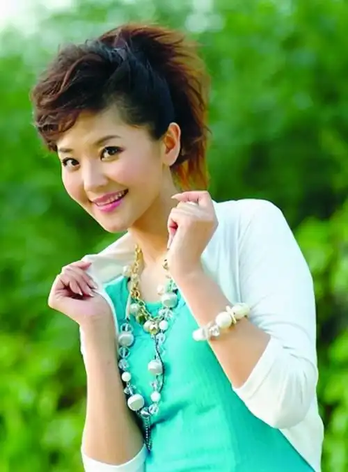 方琼个人资料简介老公是谁,方琼属什么生肖