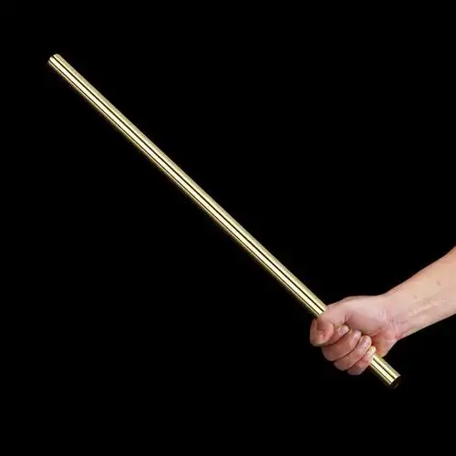 永济一工程车司机持铁棍威胁执法人员被拘