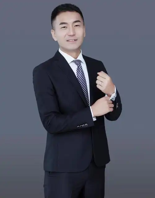 易消教育金牌讲师:张岩