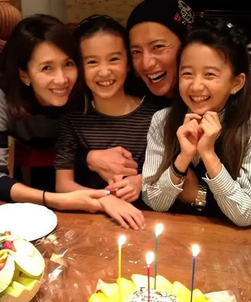 木村拓哉一家近况疑似遭私生骚扰工藤静香现场发怒