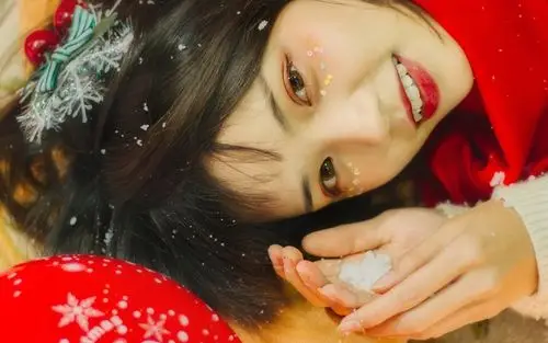 可爱圣诞女孩高清桌面壁纸