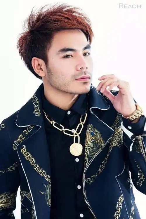 1 柬埔寨歌手 参速万那列(chhorn sovannareach)歌手简介2016年10月