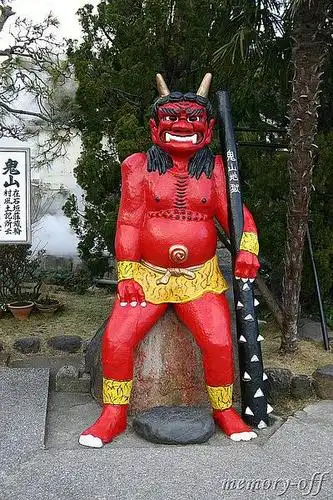 鬼山地狱温泉门口的小鬼