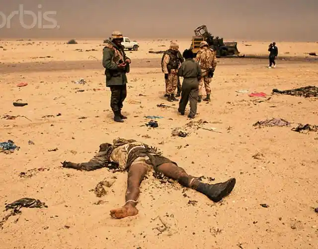 1991年海湾战争,沙漠里死亡的伊拉克士兵.