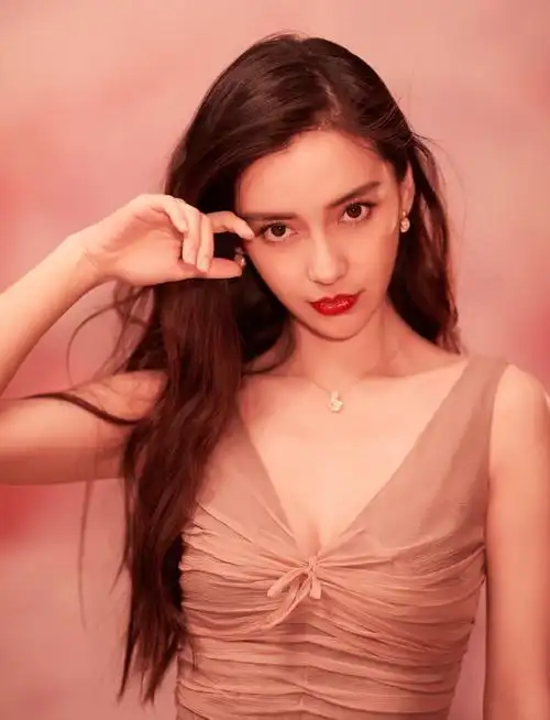 ab @angelababy // 蠢萌少女颖