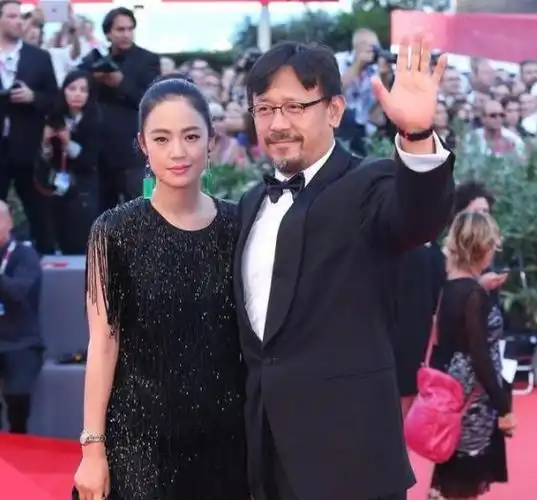 回顾周韵婆媳矛盾不断丈夫姜文苦不堪言她刚柔并济化解恩怨