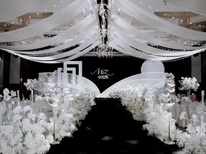 简约白色系婚礼布置78
