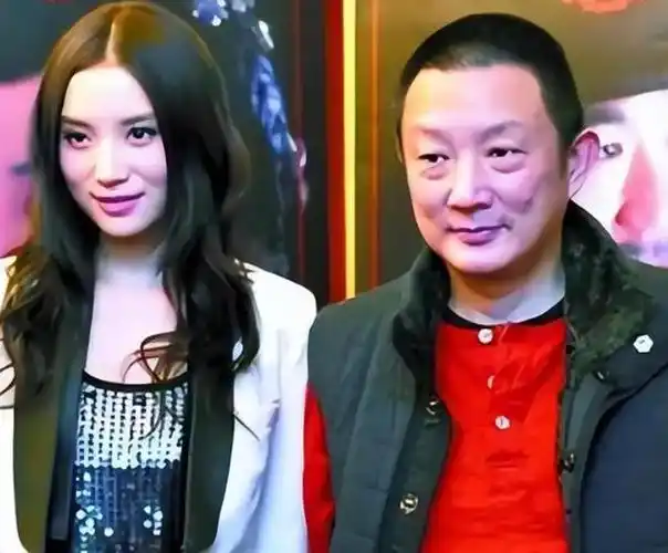 京圈大姐刘蓓的混乱情史三婚再嫁前夫又做了张若昀的后妈