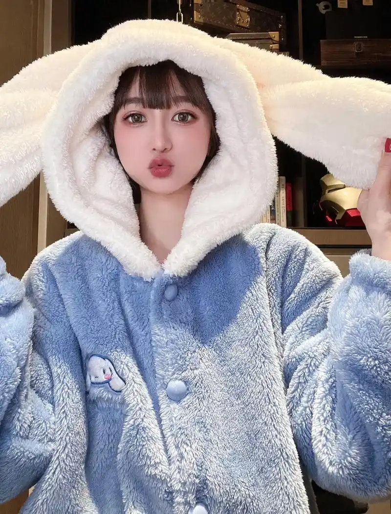 甜系女孩 如果你能和我睡袍一样温暖就好 介样整个冬天都不想 - 抖音