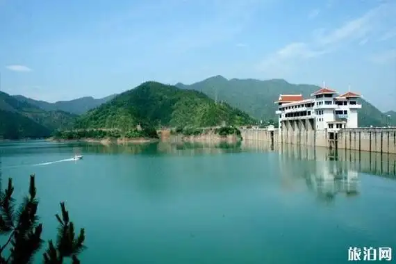 十堰月亮湖山庄门票多少钱 好玩吗