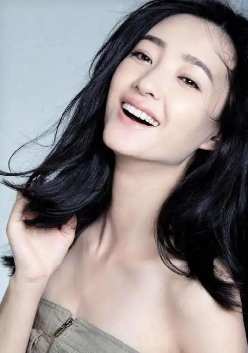 其它 一场邂逅相遇,醉美了晚秋 写美篇素颜女神  王丽坤 出生日期