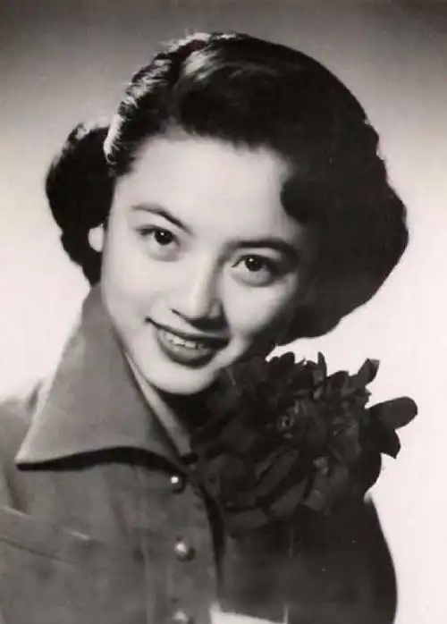 唐季珊仗着财势戏弄女星逼死阮玲玉依旧风流晚年卖茶叶蛋还债