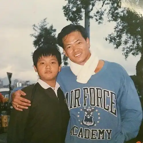 出来玩# 黑人陈建州鼓励孩子从运动中找到自己