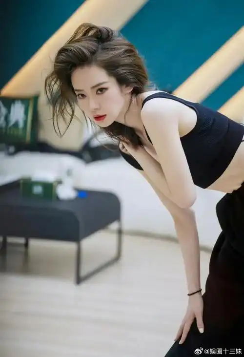 但对于普通人是否应该追求艺人般的身材,戚薇持保留态度