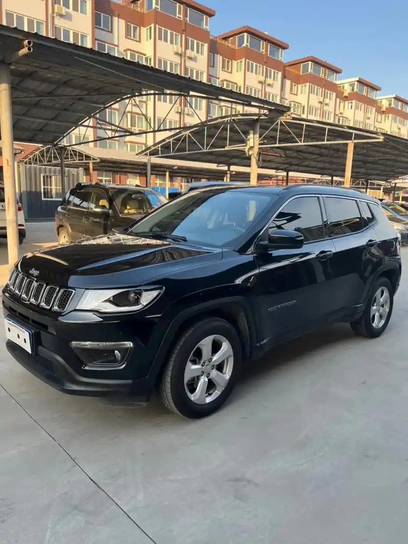 新到19年7月吉普指南者220t自动家享版新车指导价1758w个人一手车极品