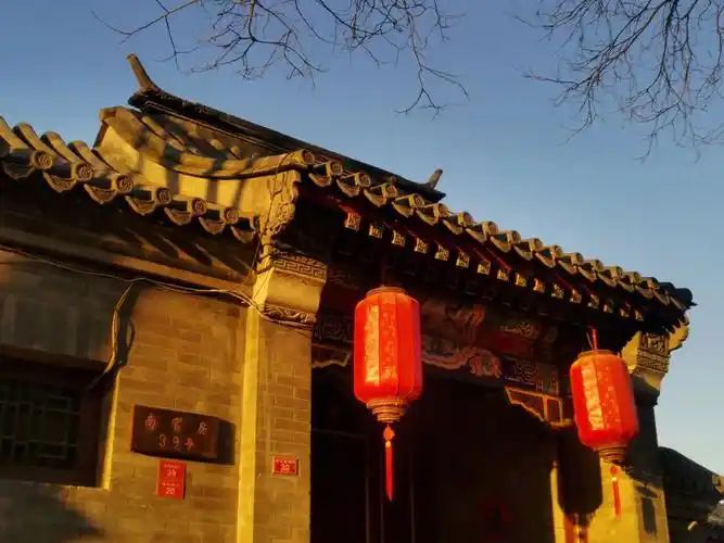 大红灯笼高高挂