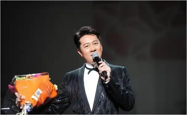 蔡国庆上春晚23载富婆倒追55岁口碑翻盘