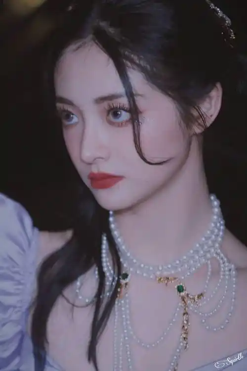 仙女下凡!周洁琼紫色纱裙搭配异域风妆容绝美