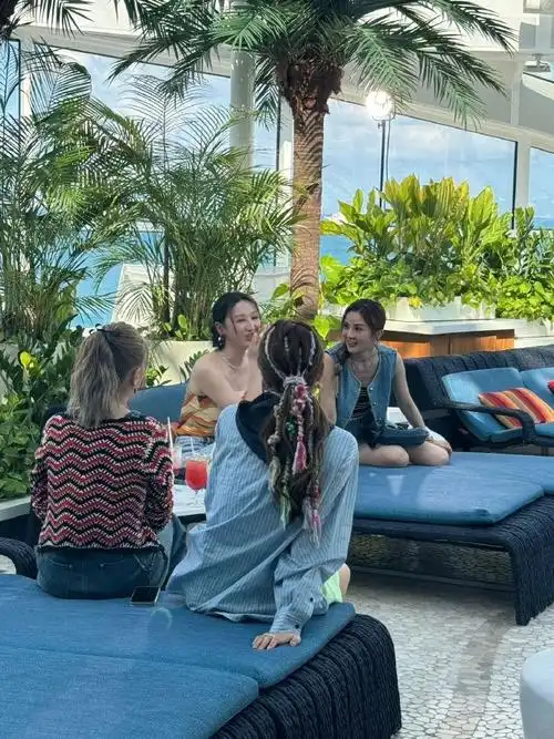 容祖儿twins高海宁一起旅行##容祖儿twins高海宁邮轮照