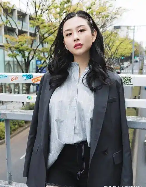 邱淑贞女儿终于时尚时尚,穿着打扮更是时尚,颜值身材不输妈妈!