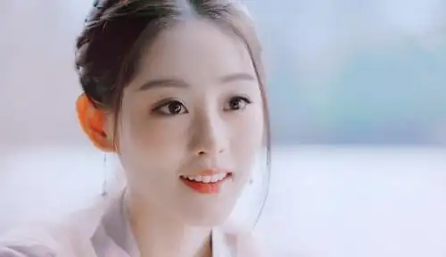 祝绪丹版周芷若"仙女哭"动人,无奈粉太厚,眼泪都是白的