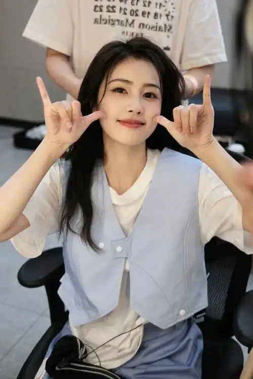 好想近距离观察鹿鹿的美貌,我