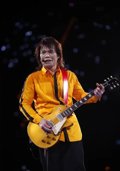 合肥伍佰演唱会,场馆内高喊"退票",歌迷怒火中烧,高喊着退票|吉他|新