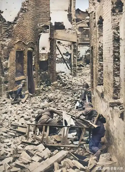 日军侵略上海的真实照片,到处都是被破坏的建筑物,看完让人心痛