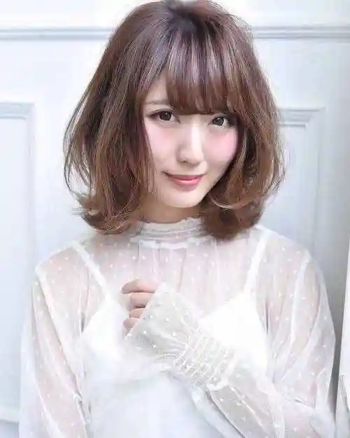 9款适合脸大脸圆女生的发型,时尚减龄又显气质,主要是显脸小