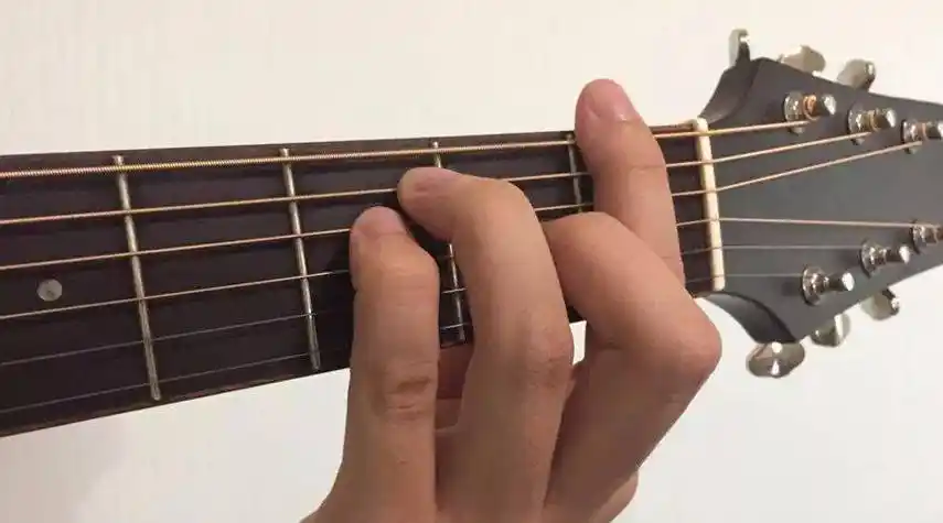 大横按f和弦就这几招