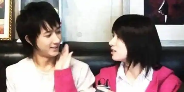 韩庚金希澈世纪同框牵手拥抱引回忆杀十年庚澈终于毕业