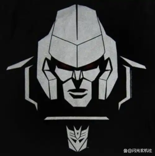 以下内容中将霸天虎首领威震天的部分头像和半身像进行了一个内容的