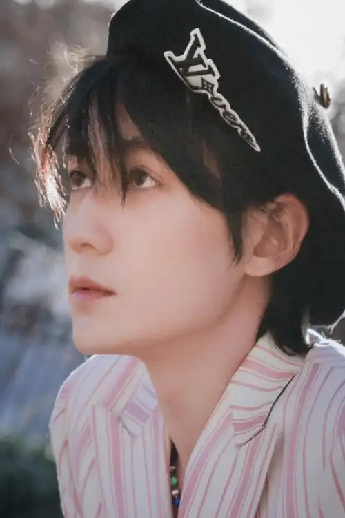 朱一龙粉白条纹套装##朱一龙近期状态##朱一龙巴黎时装周##巴黎l创