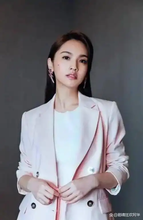 39岁的杨丞琳,用"三板斧"征服娱乐圈