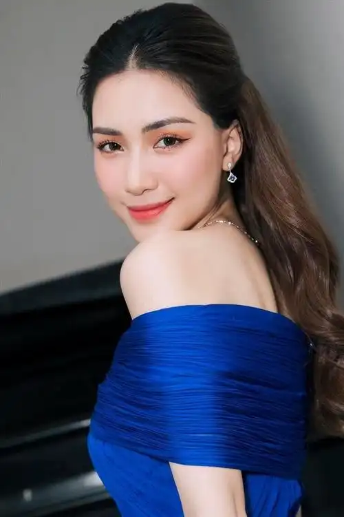 越南"颜值歌手"何敏芝,越来越漂亮了