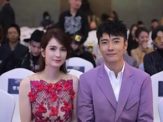 娱乐资讯:张丹峰女儿正面照,笑起来像极了爸爸