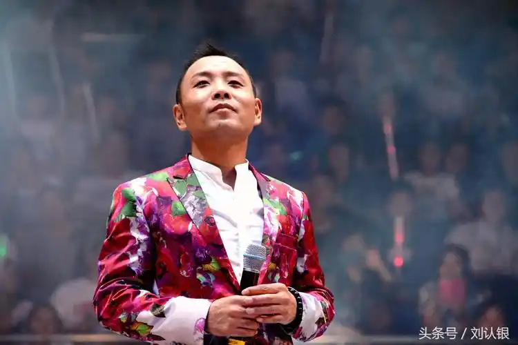 祁隆个人资料简介图片(祁隆:从菏泽走出去的情歌王子) | 说明书网