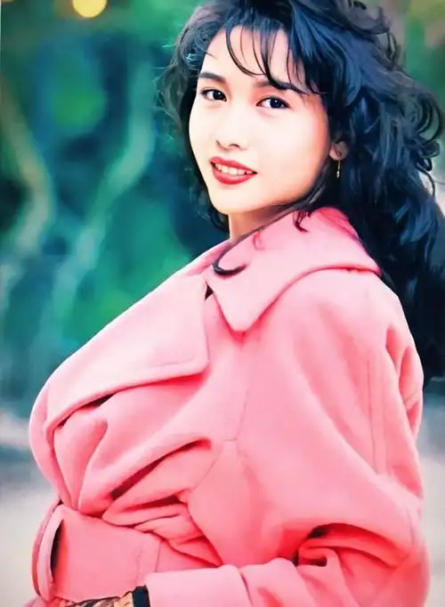 邱淑贞年轻时真美穿衣风格也很有个性