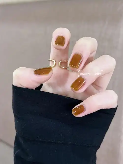 春日乌龙茶日杂风茶棕色指甲油纯色美甲