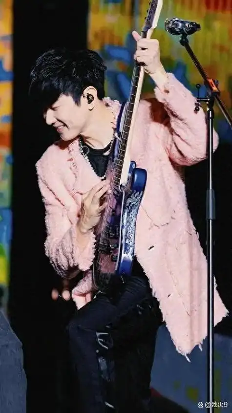 林俊杰音乐巅峰的稳健前行者以才华与努力铸就华语乐坛传奇